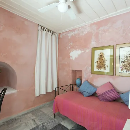 Maria Hotel 2*